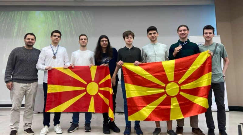 Млади генијалци ја претставија Македонија: Голем успех во математика и економија