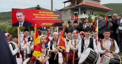 „Добредојде претседателе“, „Добредојде хероју“’, Мицкоски во Туминец на отворање на споменик