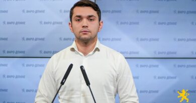 Конески: Бројот на стипендии не се намалува, ниту партиципацијата во студентските домови се зголемува, напротив студентите ќе добијат реновирани домови и мотивирачки стипендии