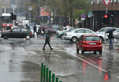 Променливо облачно време со повремени врнежи од дожд