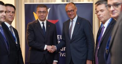 Мицкоски  задоволен од средбите со Макрон и Мерц во Тиват:  Процесот на проширување е жив, членките на ЕУ ја разбираат нашата позиција