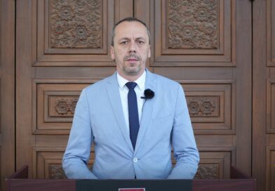 Петрушевски: Слугата на официјална Софија, Филипче, се фаќа за сламката Бугари во Устав со што покажува дека нема крај на неговите лични интереси