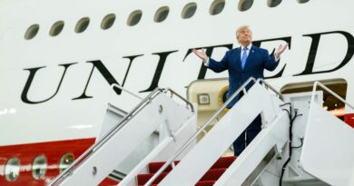 Трамп го претстави новиот „Ер форс 1“: Овој авион е летечка Бела куќа со невидено ниво на луксуз