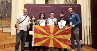 Средношколци се вратија со бронзени медали од Европската олимпијада по вештачка интелигенција во Романија