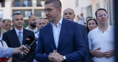Мицкоски: Доделени новите социјални станови во Дебар, продолжуваме со инвестиции во проекти за граѓаните