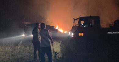 Еден пожарникар со изгореници, вчерашниот ден бил еден од најтешките во справувањето со пожарите во Македонија