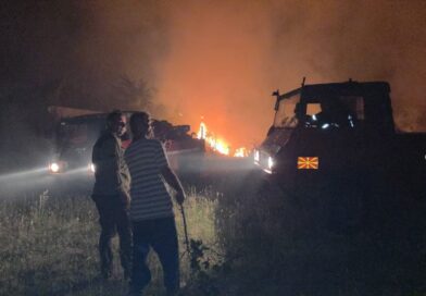 Еден пожарникар со изгореници, вчерашниот ден бил еден од најтешките во справувањето со пожарите во Македонија