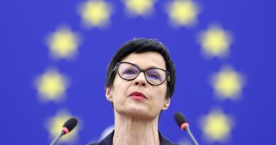 Кос за откажувањето на посетата на Србија: Како ќе ги погледнев во очи Мајките на Сребреница