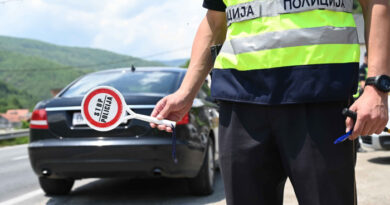 За 24 часа уапсени 5 возачи, четворица возеле без дозвола, додека една жена пијана предизвикала две сообраќајки