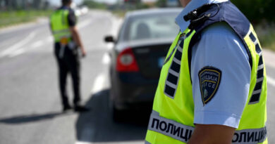 Приведени 11 возачи за „безобѕирно управување возило“, деветмина возеле без положен возачки испит