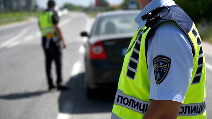 Приведени 11 возачи за „безобѕирно управување возило“, деветмина возеле без положен возачки испит