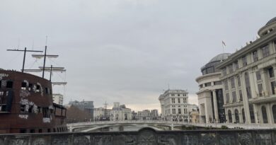 Студот пристигнува со силен ветер: Температурите во пад, времето се менува